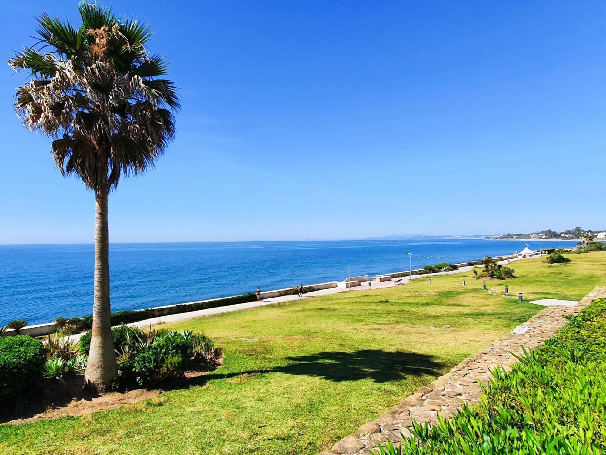 Luxury Frontline Residence Ehhouse Estepona Buitenkant foto