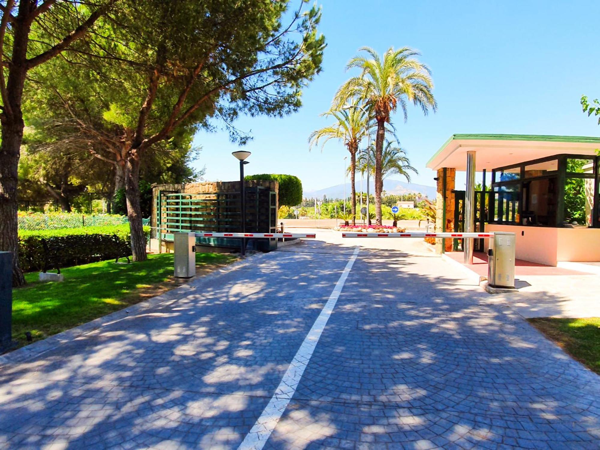 Luxury Frontline Residence Ehhouse Estepona Buitenkant foto