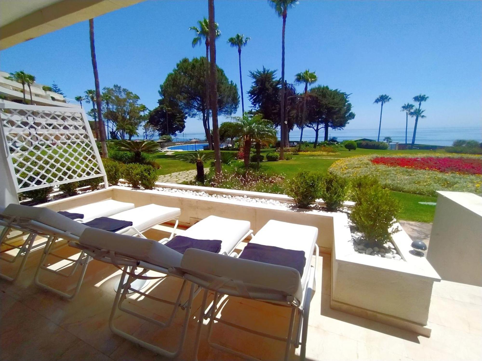 Luxury Frontline Residence Ehhouse Estepona Buitenkant foto